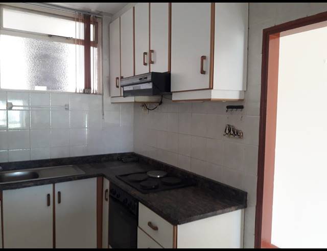 2 BEDROOM FLAT RENTED IN ESSENWOOD
